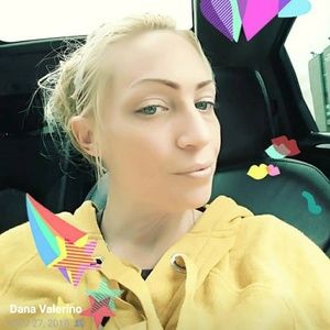 Meet your Posher, Dana